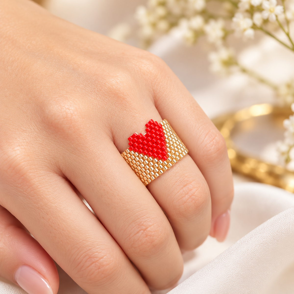 Anillo dorado corazon rojo