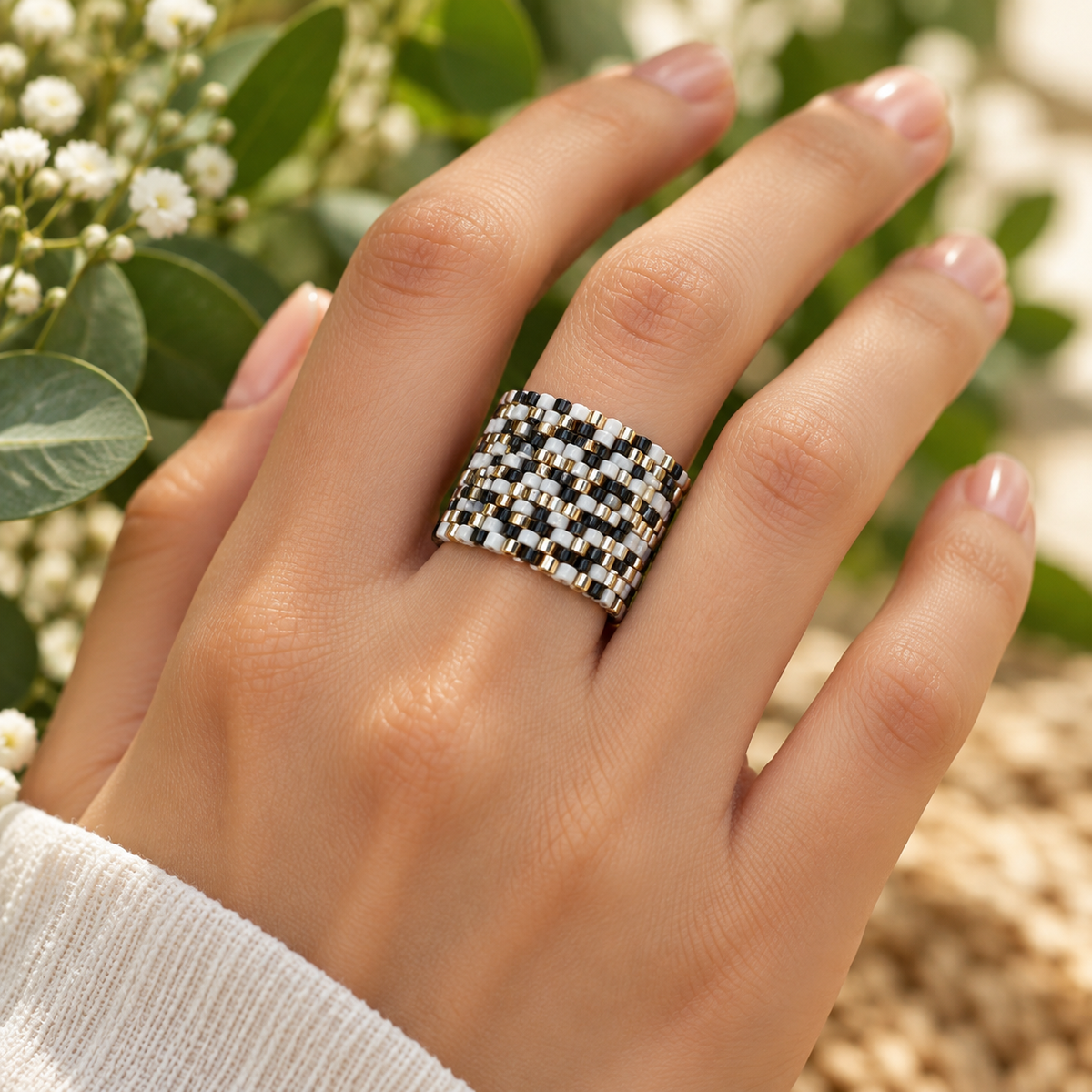 Anillo black and white