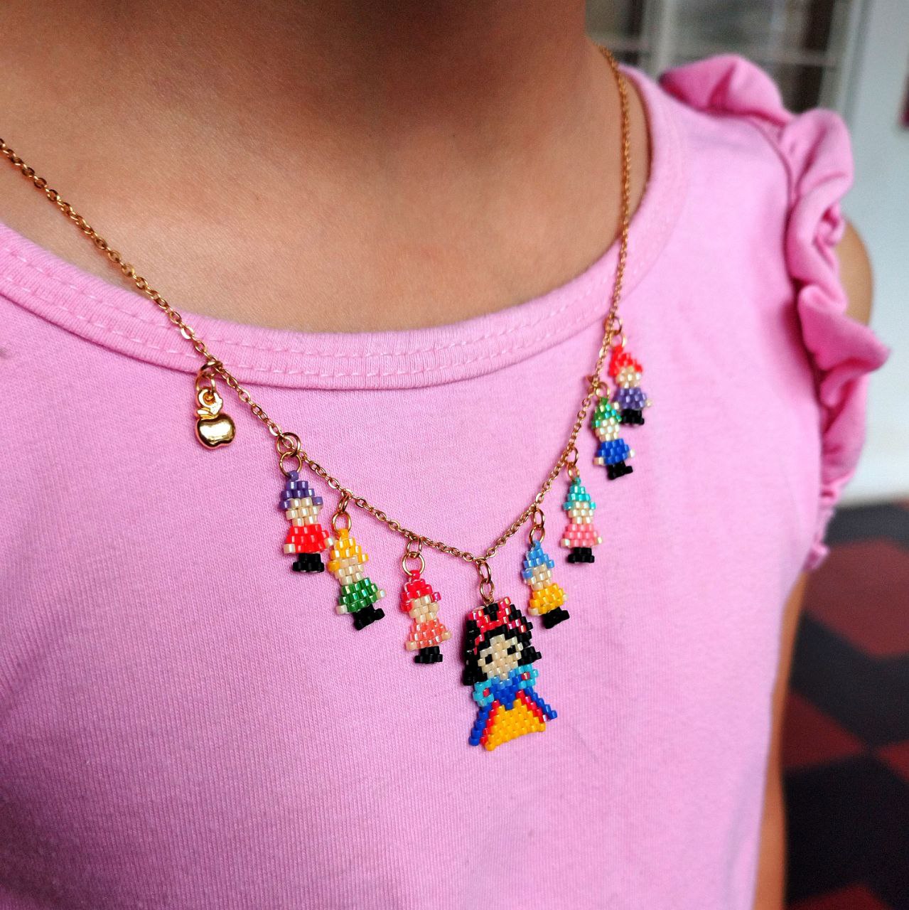 Collar blanca nieves