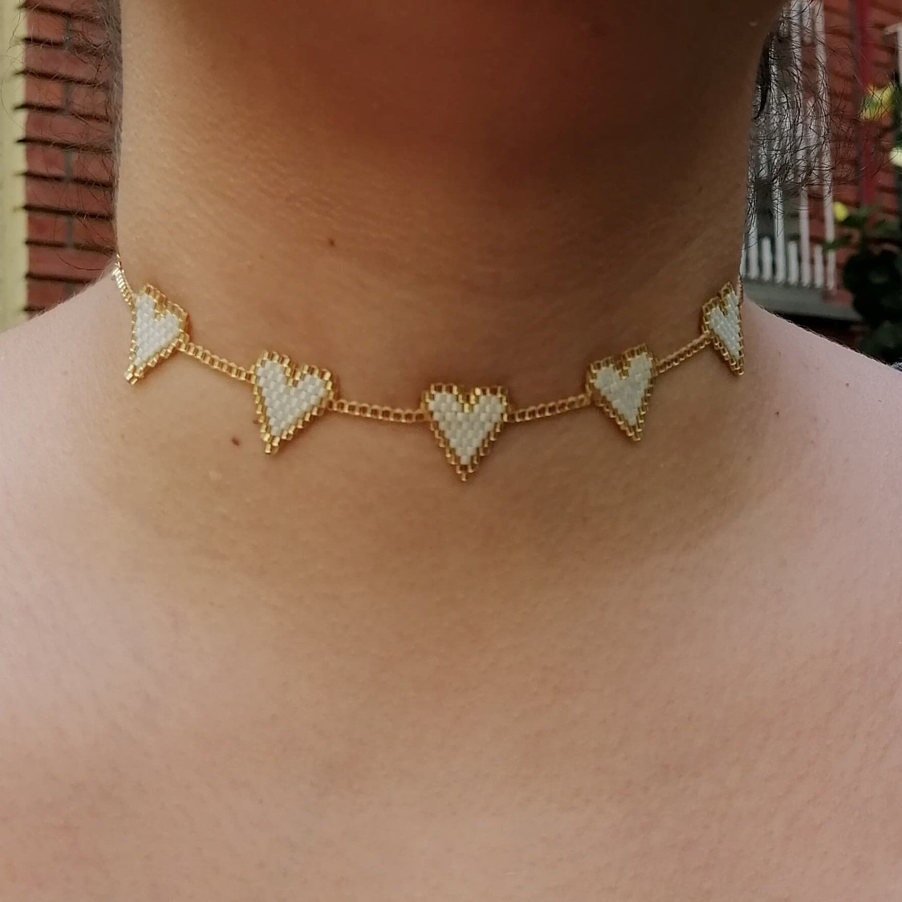 Gargantilla Corazones blancos