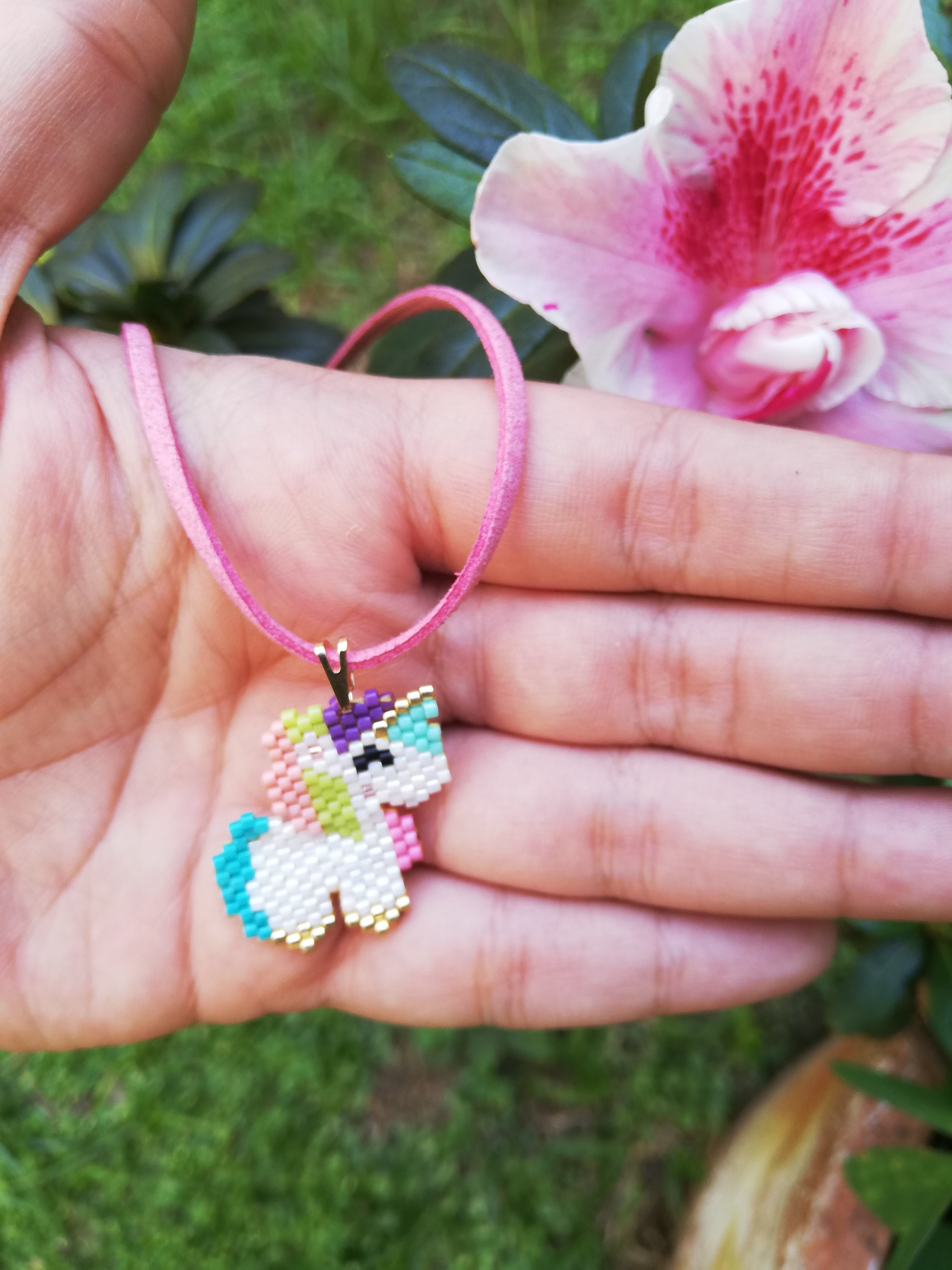 Collar unicornio en cuero