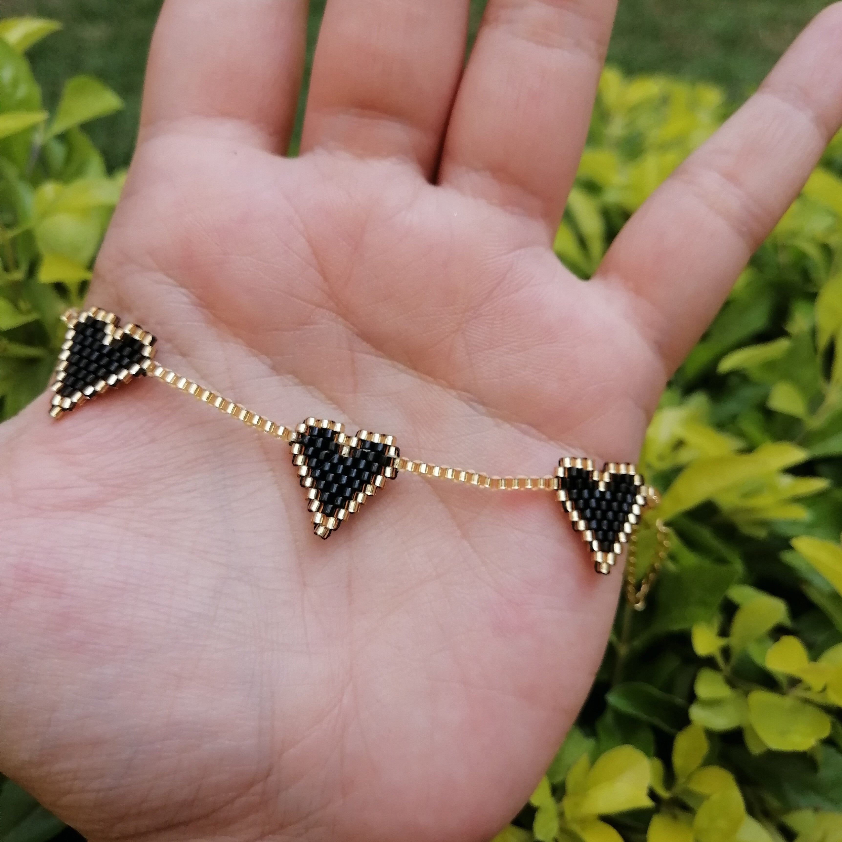 Gargantilla corazones negros