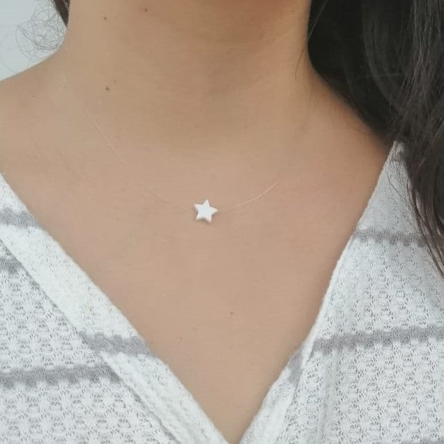 Collar invisible estrella blanca