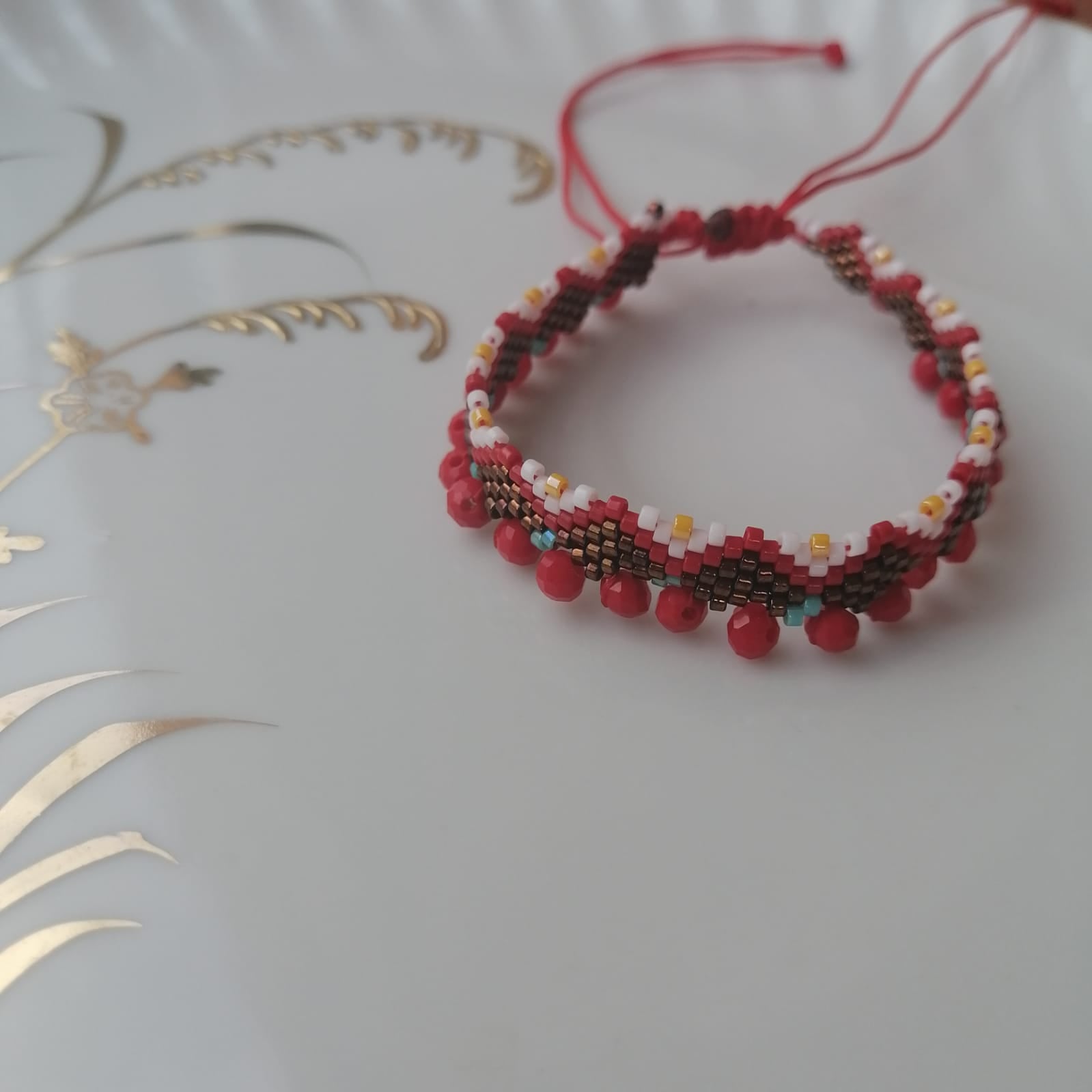 Pulsera miyuki corona Roja