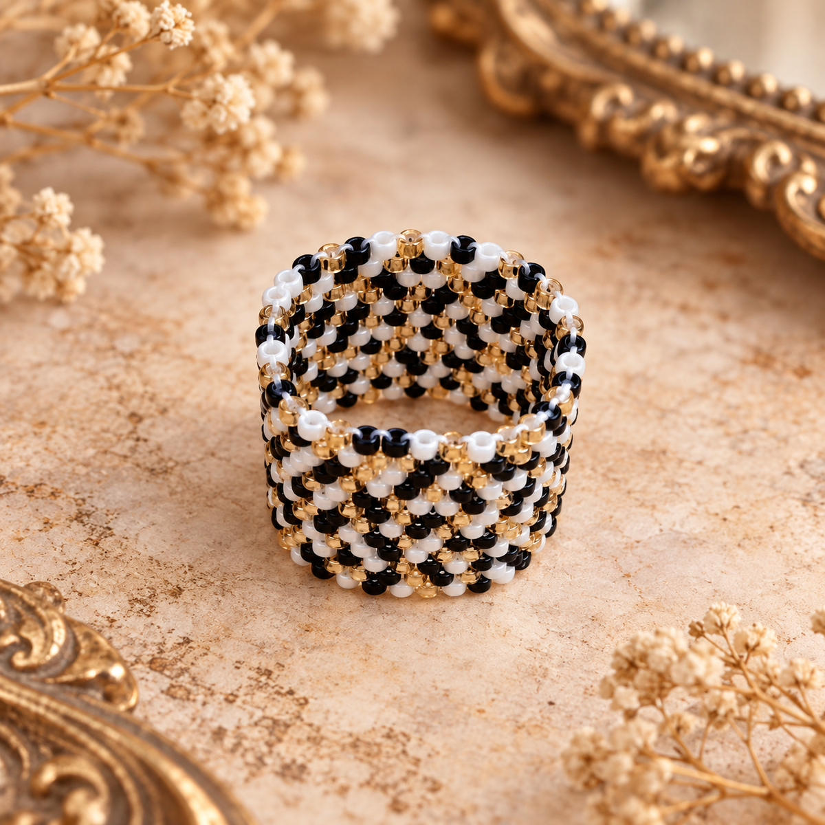 Anillo black and white