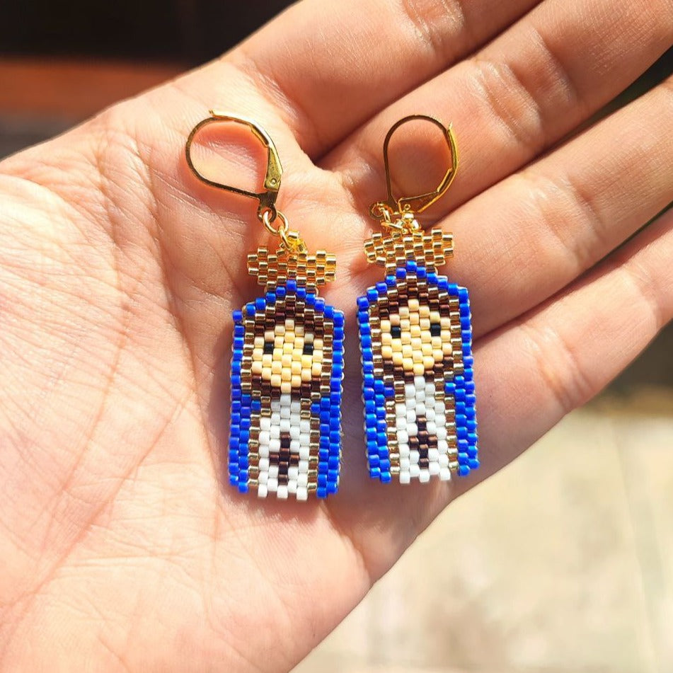 Aretes virgen azul